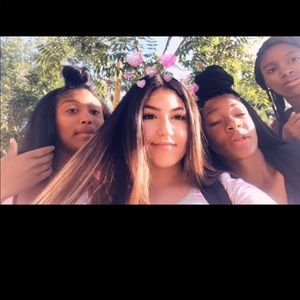 Meet your Posher, Zeina